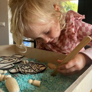 Speelbak met sensorisch speelrijst